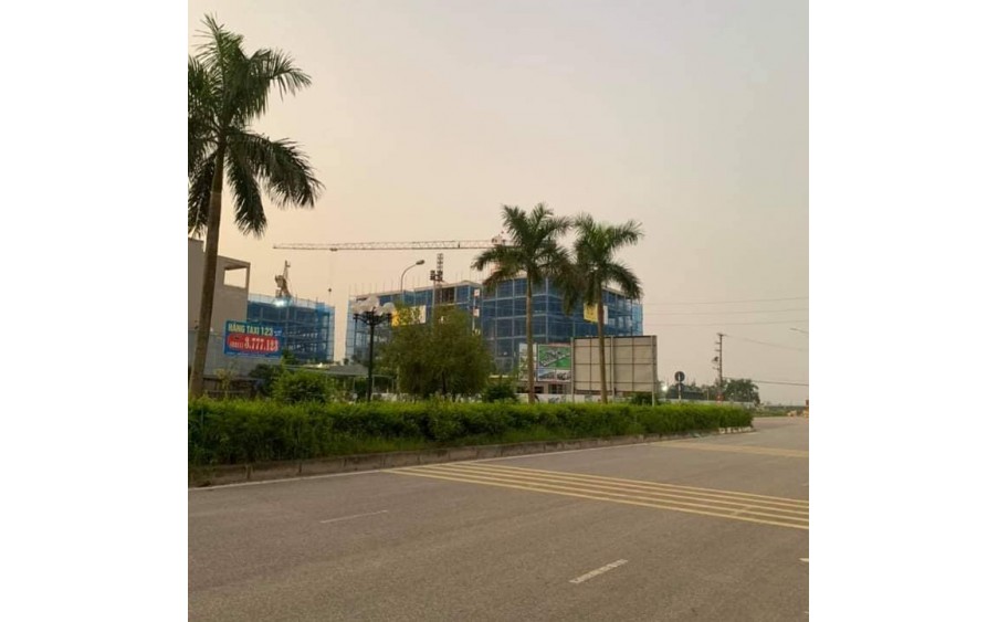 Bán đất đấu giá lô góc mặt đường kinh doanh rộng 30m Mê Linh