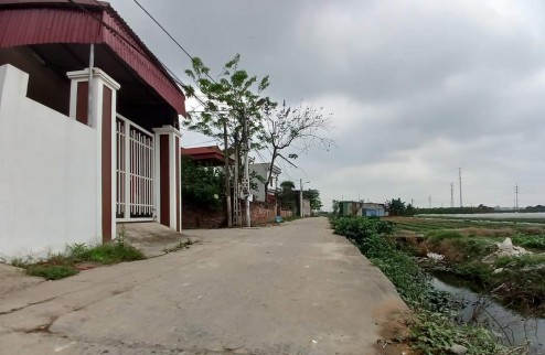 Bán đất tổ 9 thị trấn Quang Minh, dt 52m2, full thổ, giá tốt