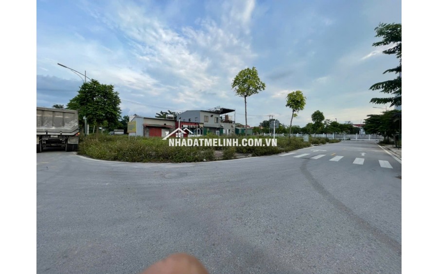 đấu giá tiến thịnh , mê linh. băng 2 đường 308. cạnh ủy ban xã